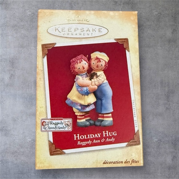 Raggedy Ann & Andy Holiday Hug 2004 Hallmark Keepsake Christmas Ornament - Picture 1 of 5